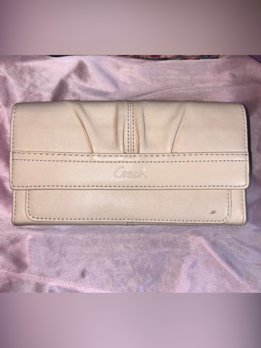 Vintage Coach Cream Leather Pleated Trifold Wallet